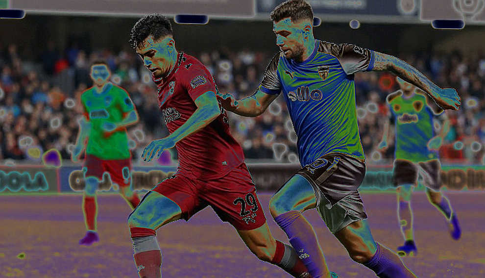 Brian Gutiérrez mất suất ở Chivas: Khi suất đá chính được quyết định trong phòng ký hợp đồng, không phải trên sân tập